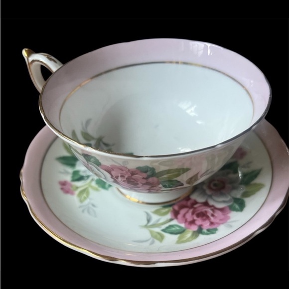 PARAGON by appointment Pink and Gold Floral Teacup and Saucer Set - Picture 1 of 11